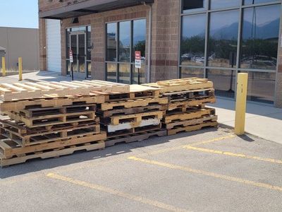 Free Wooden Pallets