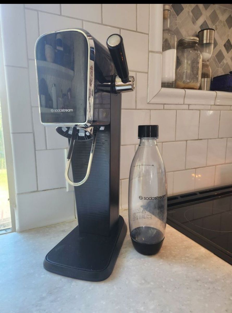 Sodastream Fizzi One Touch Sparkling Water Maker - Black w/ Bottle