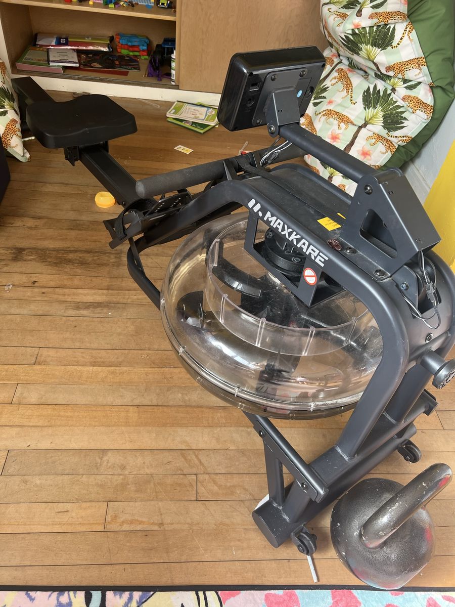 MAXKARE WATER ROW MACHINE Rowing Machine