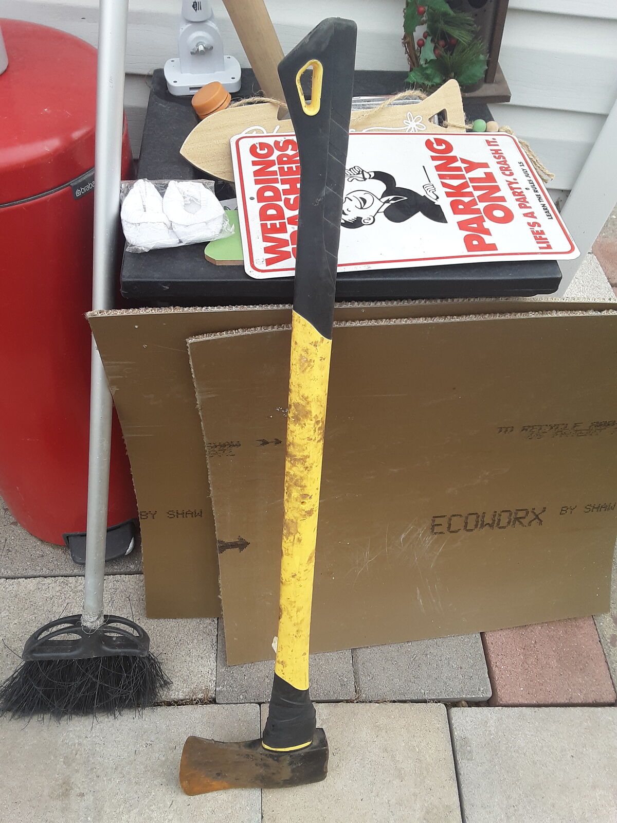 Rockforse 33" 3.5 pound fiberglass ax