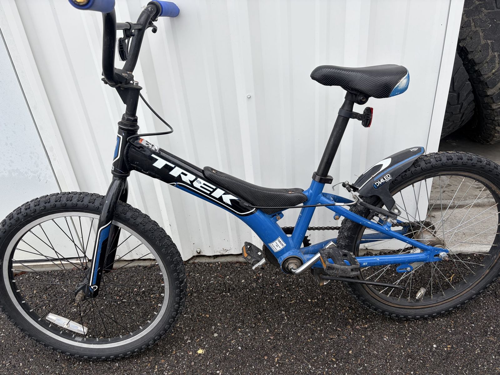 Trek Jet Series 20 Kids Bicycle - Blue and Black 20 Inch Wheels