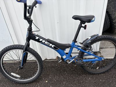 Trek Jet Series 20 Kids Bicycle - Blue and Black 20 Inch Wheels