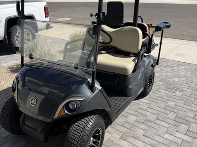 2019 Yamaha Golf Cart – Excellent Condition – Loaded!