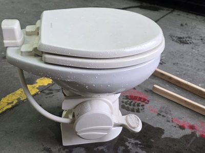 Dometic toilet