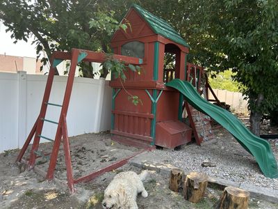 FREE playhouse (before my wife comes back)