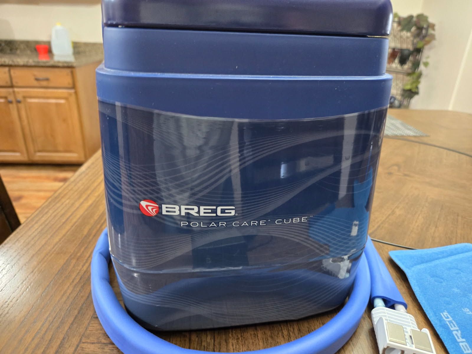 Polar Care Breg Cube Ice cooler for sore joints and muscles and for after surgery