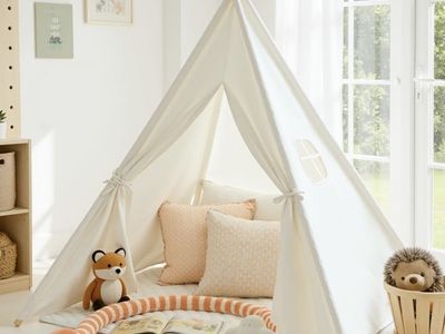 Teepee tent with window
