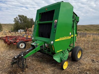 John Deere 467 Round Baler