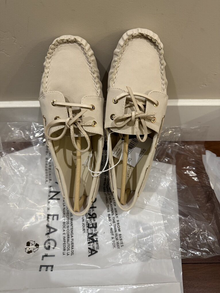 BNWT American Eagle Boat Shoes, Women Size 8