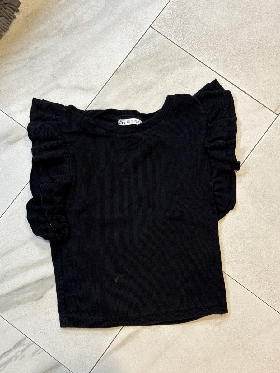 Zara size large black ribbed shirt