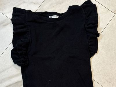 Zara size large black ribbed shirt