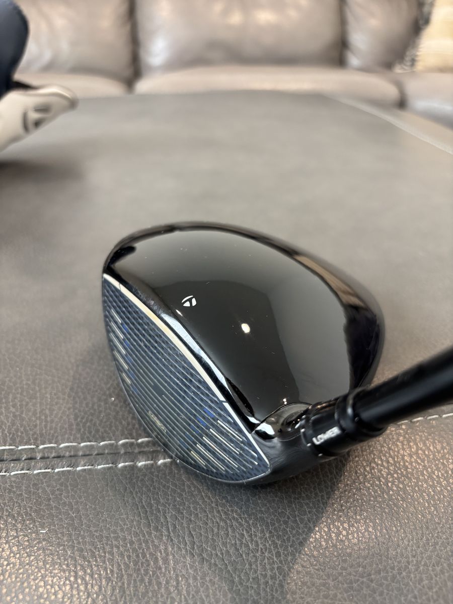 Qi10 Driver, 9.0, used 10 times, HZRDUS Smoke x-stiff shaft.