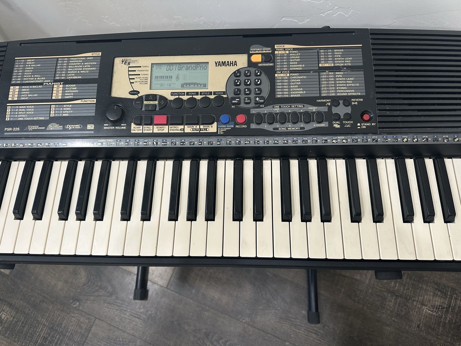 Yamaha prs225 keyboard with stand 
