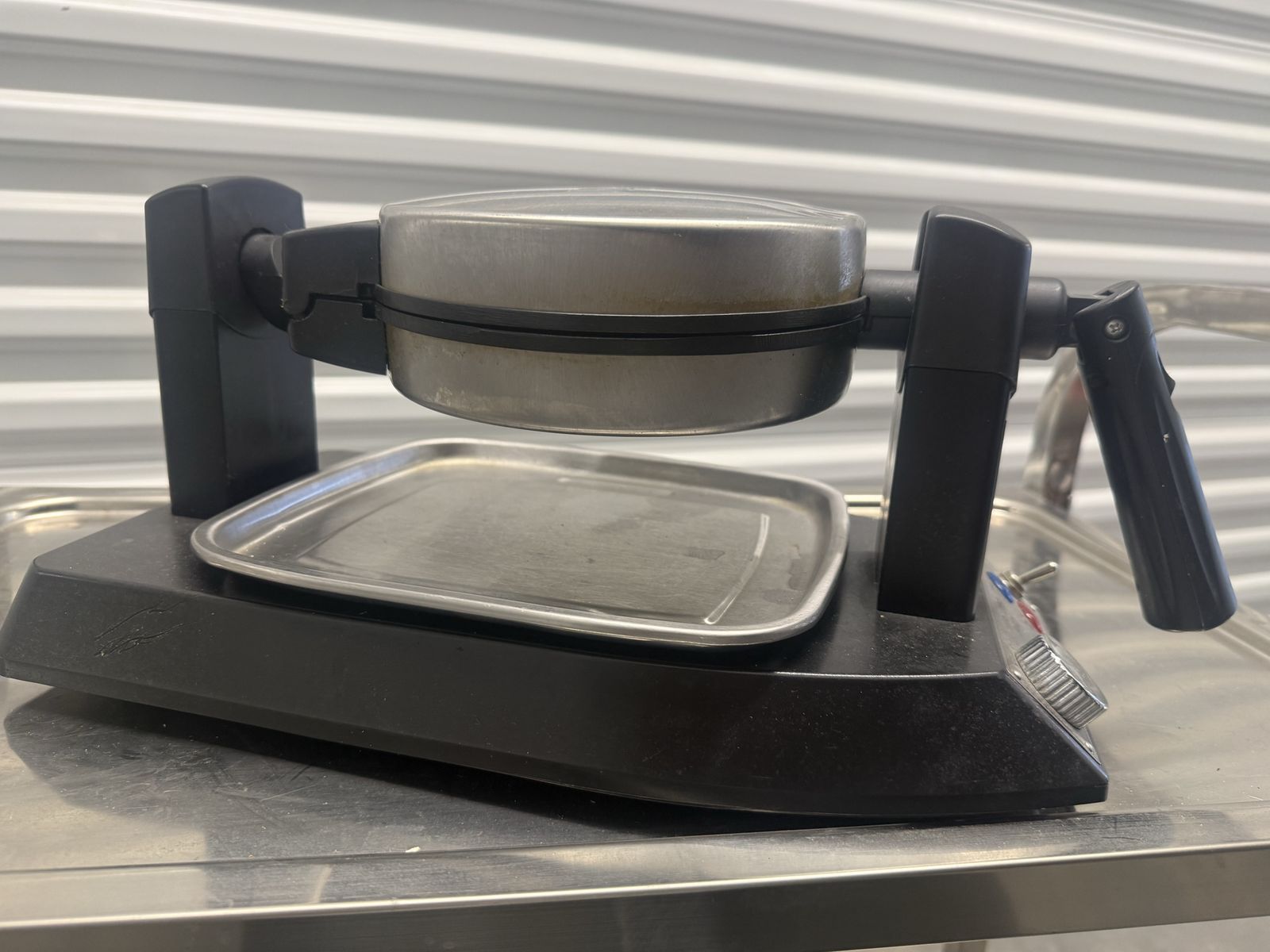 Waring pro waffle maker