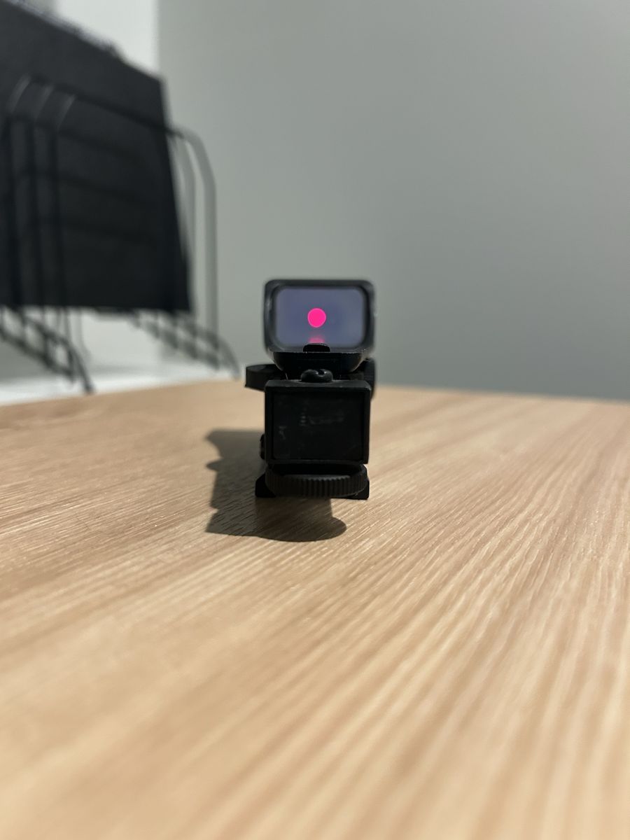 Airsoft red dot