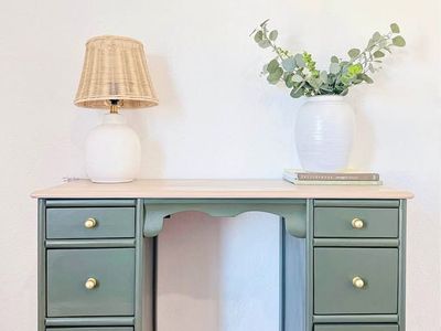 Vintage Style Modern Inspired 6 Drawer Child Teen Vanity Desk | Vanity Desk | Desk