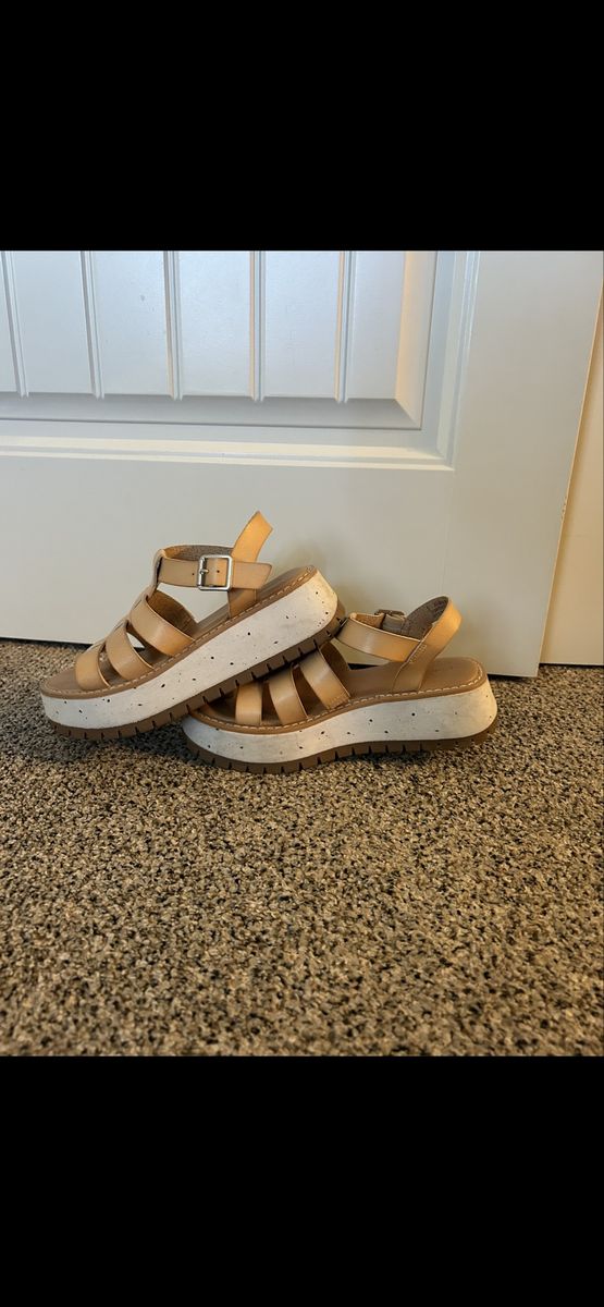 Target Tan Strappy Platform Sandals Size 6 - Chunky White Sole & Ankle Buckle