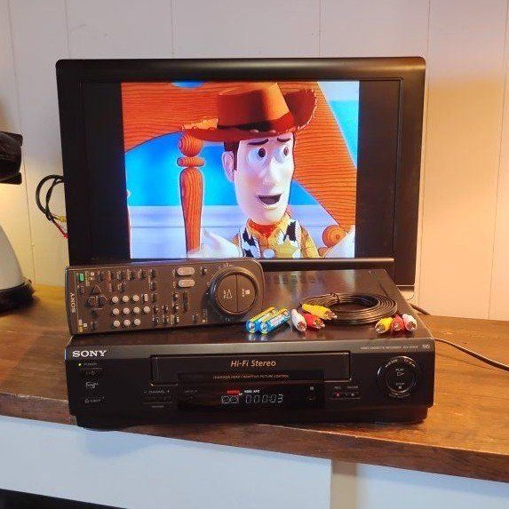Sony VCR VHS video cassette player with remote