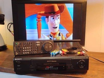 Sony VCR VHS video cassette player with remote