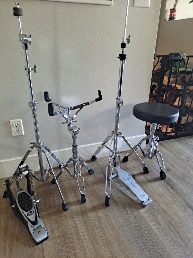 Pearl Hardware Set