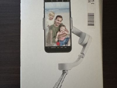 DJI OM 5 smartphone gimbal stabilizer