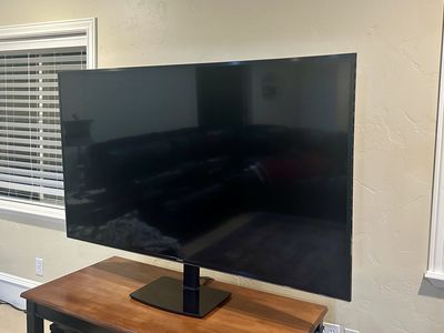 Samsung UN65JU650D 65" 4K Smart TV - LED, w/ Tabletop Stand Mount