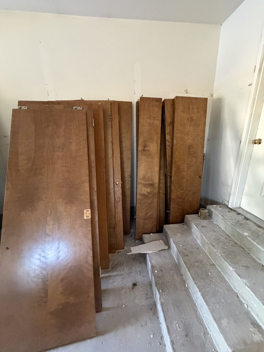 Wood doors, in amazing shape