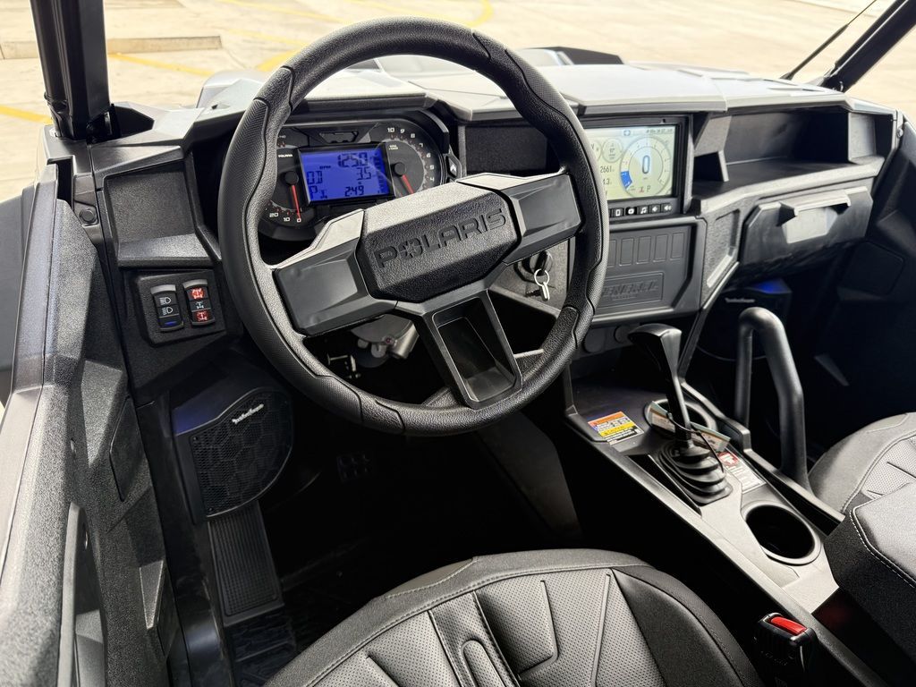 Main image 4