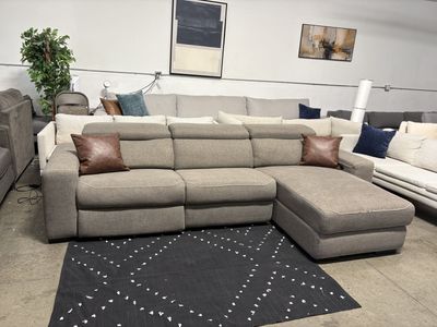 Electric Reclining Sectional Couch (Can Deliver)