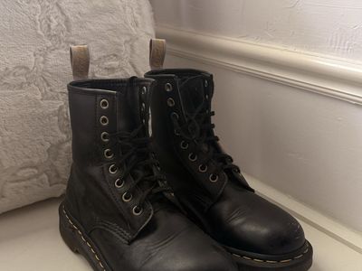 Dr. Martens Vegan 1460 Black Combat Boots Women's Size 7 US