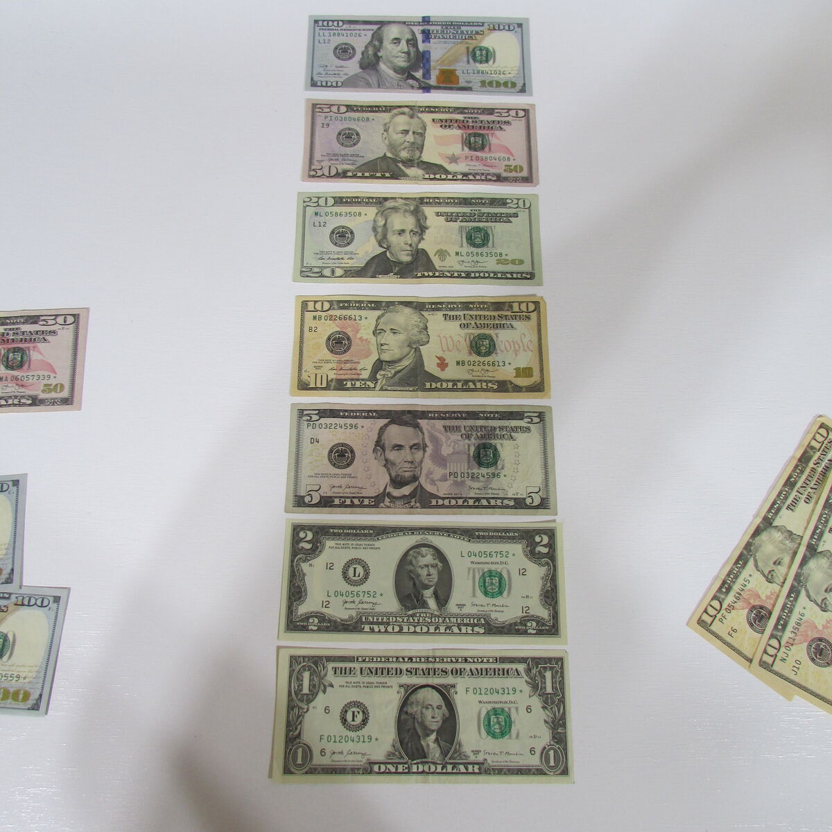 1 lot 7 Star Notes 100.00 - 1.00 Including 2.00 Bill