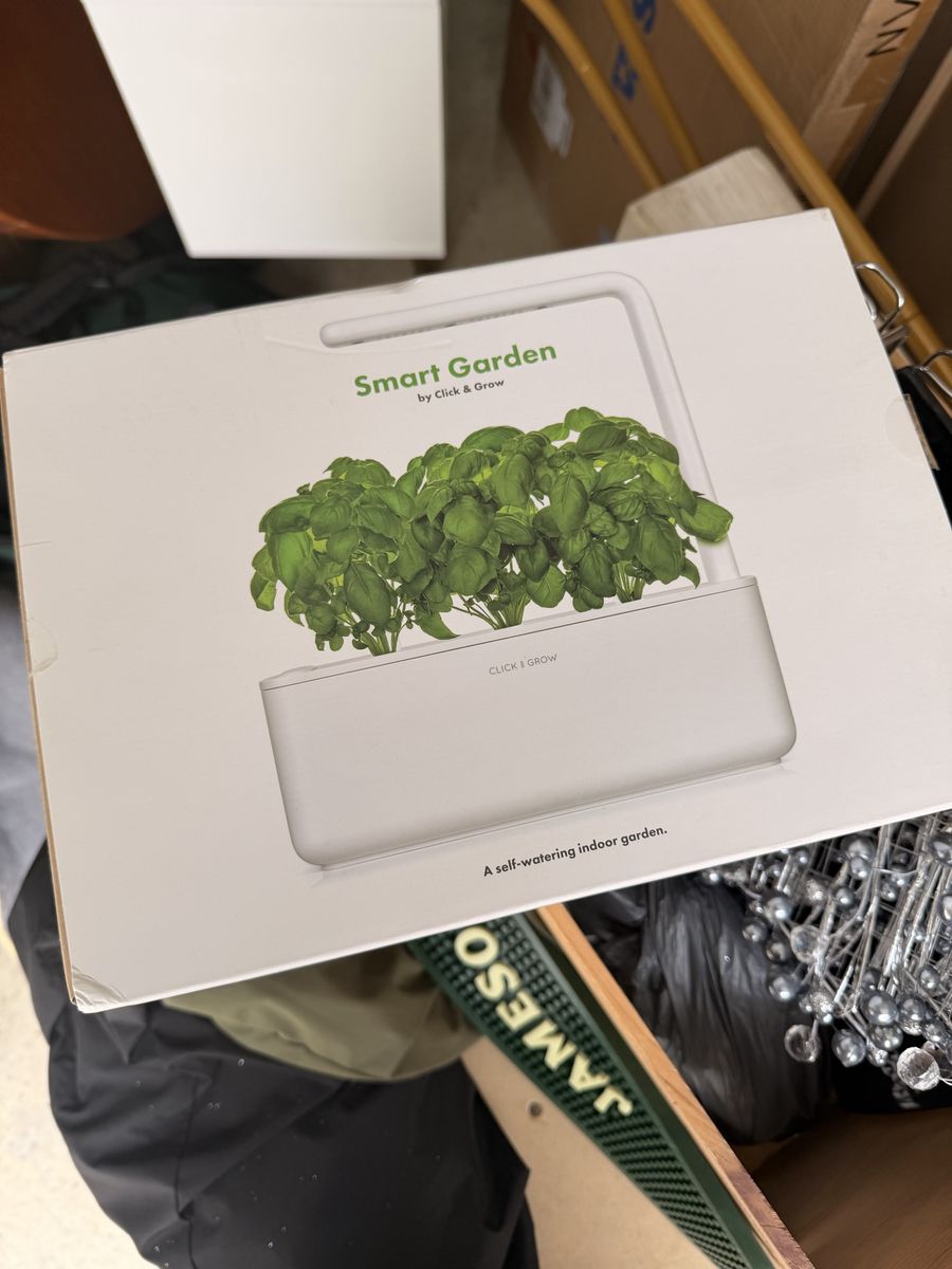 Click & Grow Smart Garden Self-Watering Indoor Garden