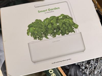 Click & Grow Smart Garden Self-Watering Indoor Garden