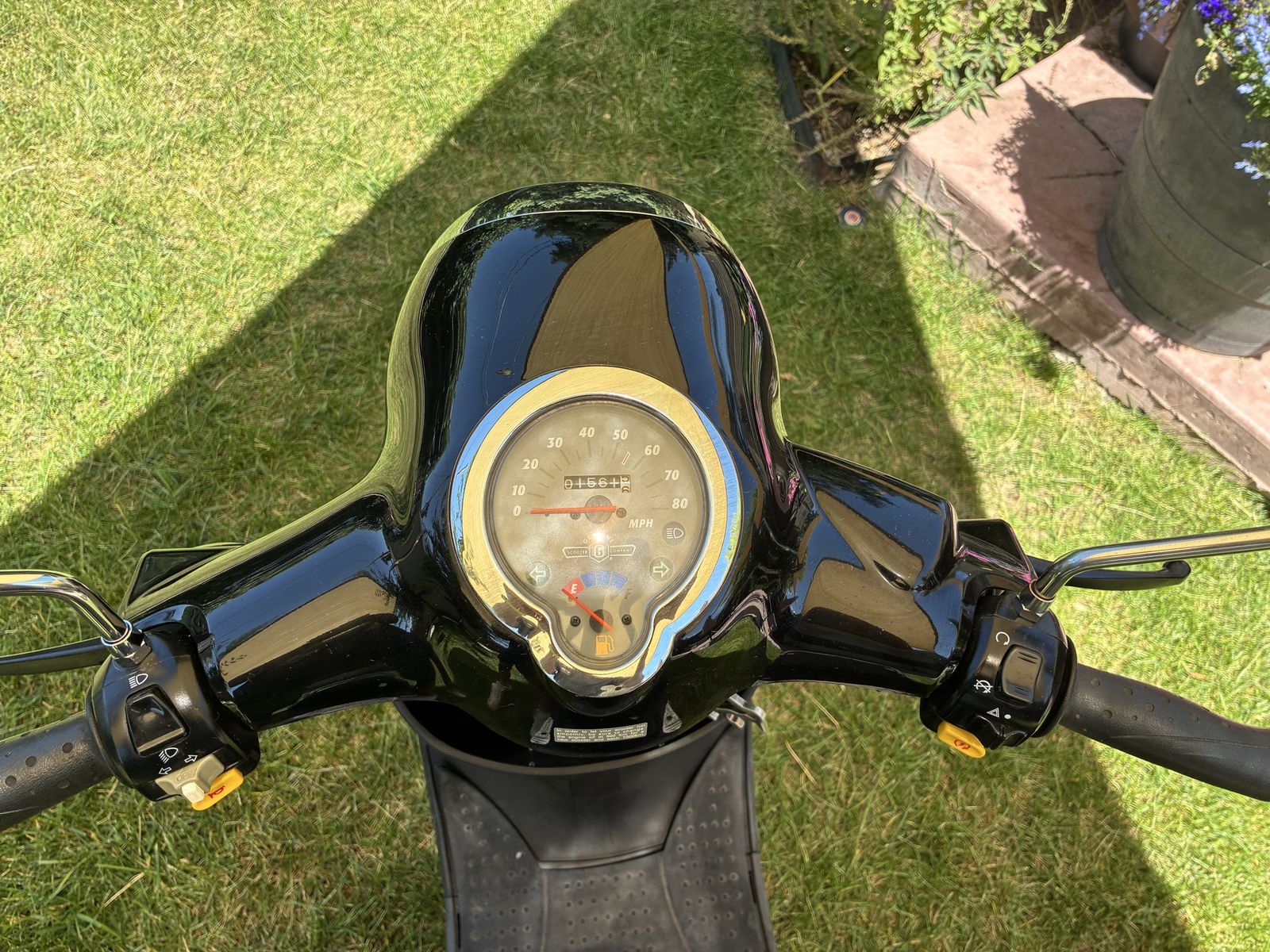 Main image 7