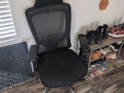 Ergonomic office chair