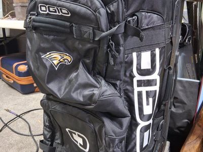 Large OGIO Stealth Rolling Backpack Rolling Luggage with Retractable Handle Nice!
