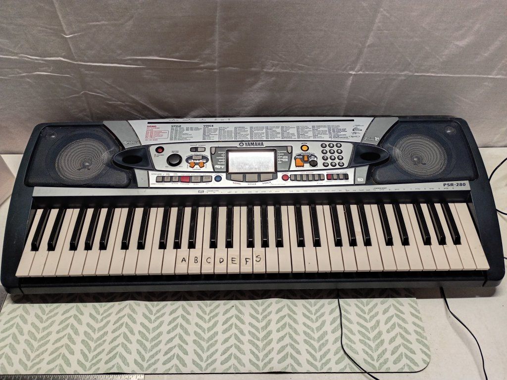 Yamaha PSR-280 Electric Keyboard Bass Boost 2 way