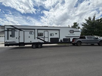 2020 Wolfpack Toy Hauler Fifth Wheel 335 pack 13 Platinum