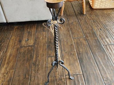 Plant stand