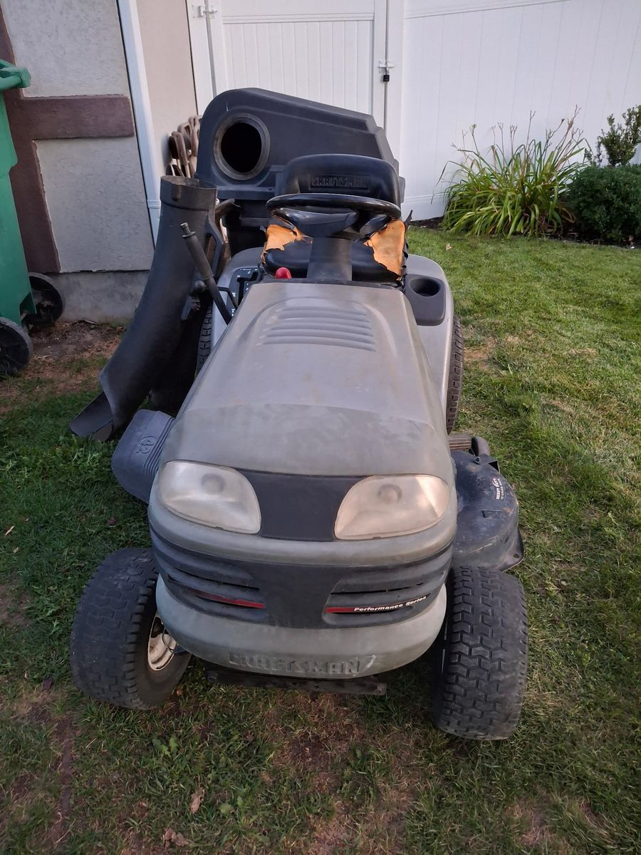 Craftsman ride on lawn mower 