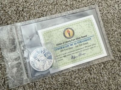 Statue of Liberty .999 Pure Silver Round 1 Troy Ounce with Certificate of Authenticity