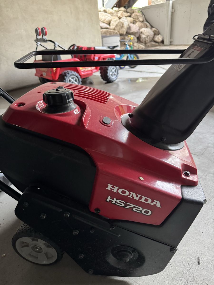 Honda Gas Powered Snow Blower