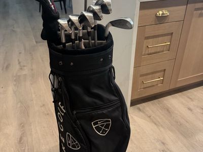 Nike clubs and bag