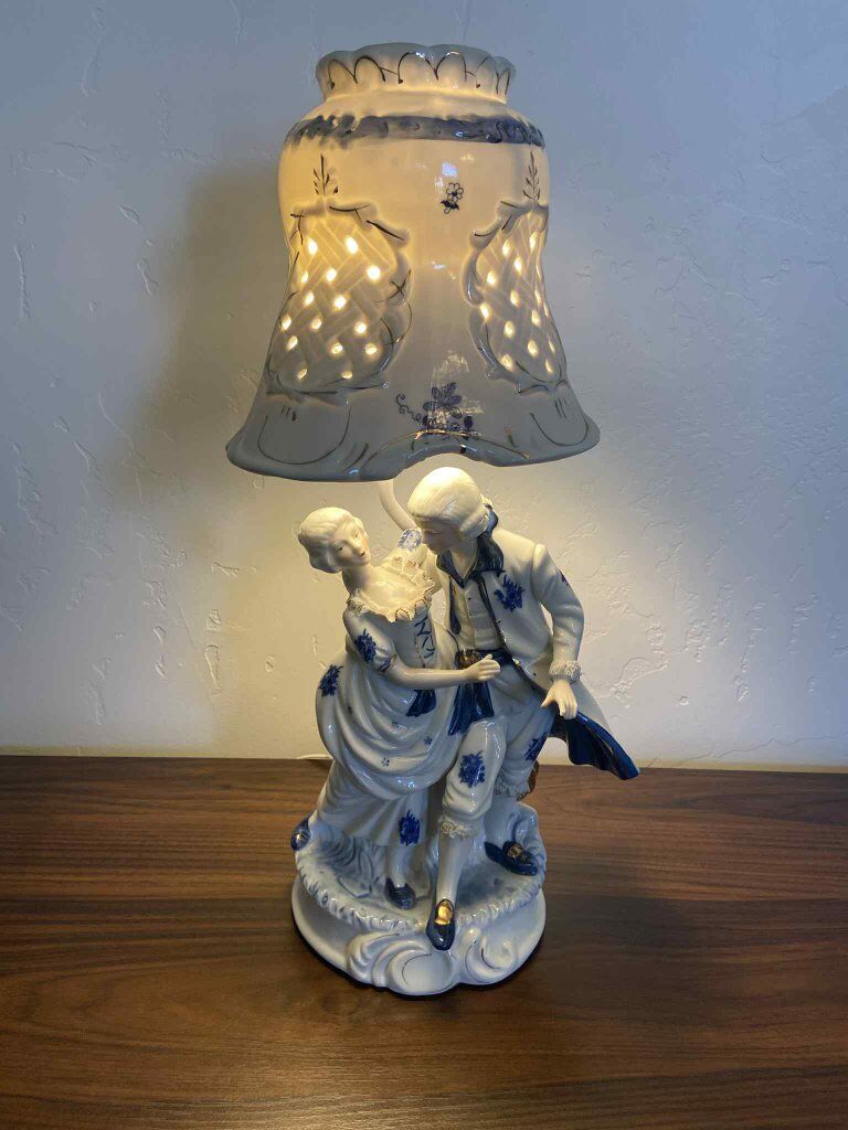 vintage porcelain table lamp