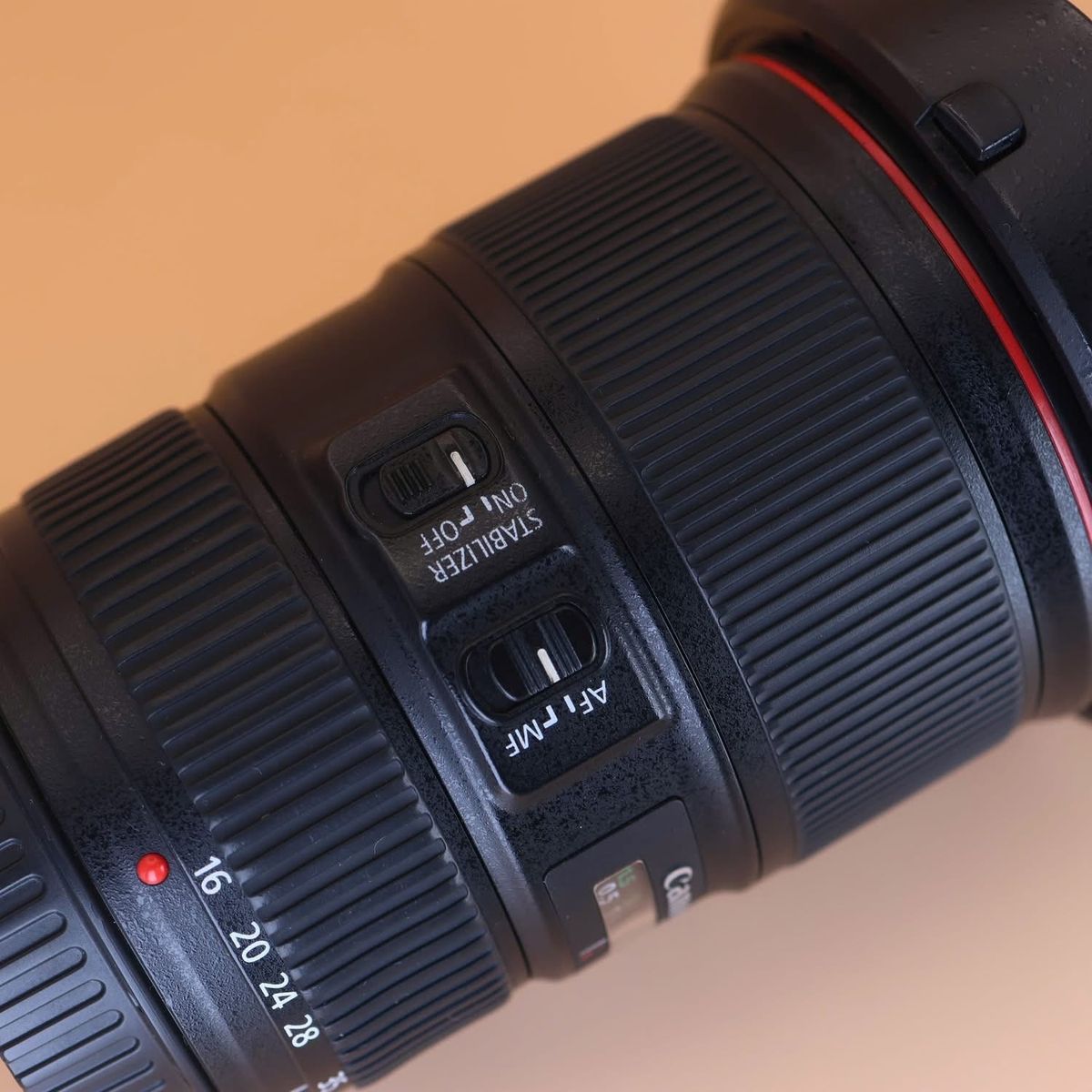 Canon 16-35 f4 , ef 135mm f2