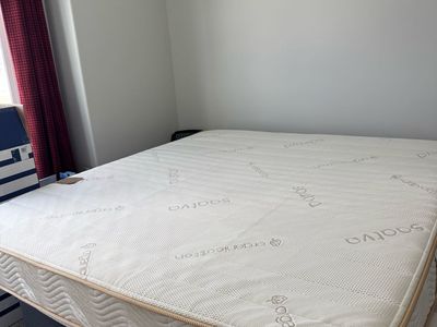 Saatva Zenhaven King Mattress **Like new**