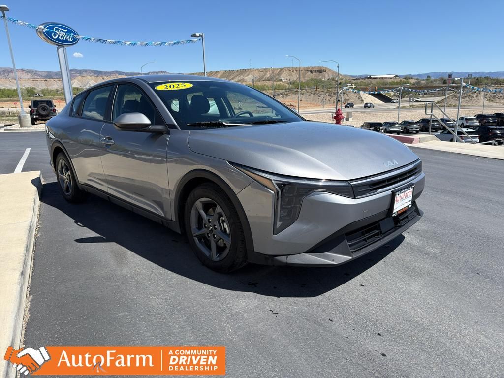 2025 Kia K4 LXS