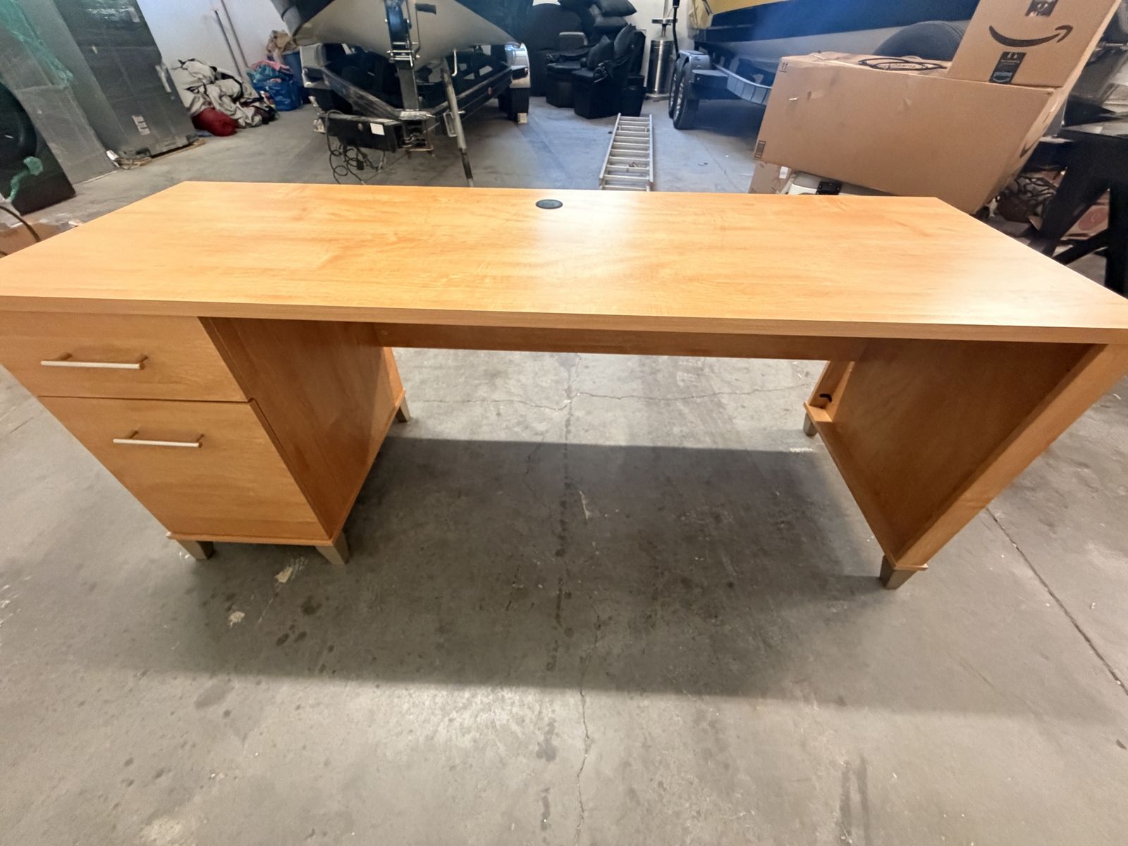 Free desk