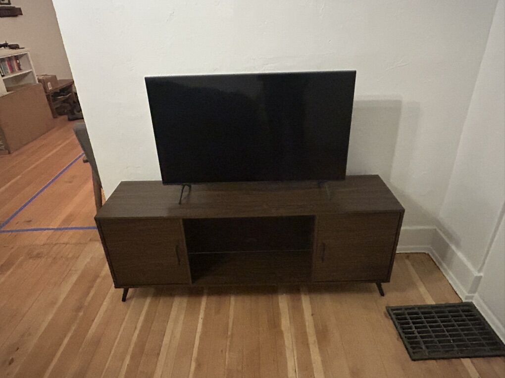 Samsung 43-Inch BE43T-H Pro TV