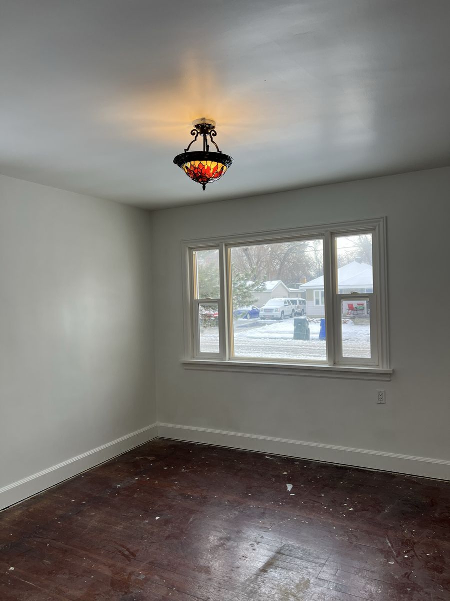 Main image 7